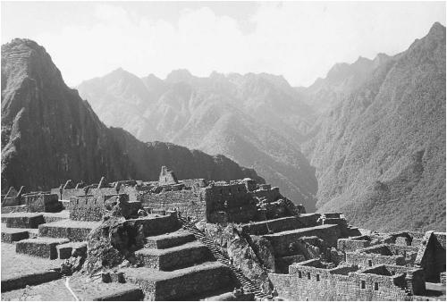 An aerial view of the ancient Incan city Machu Picchu. (JOHN M. BARTH)