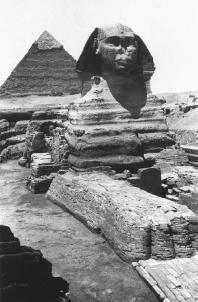 Pyramids and the Sphinx in Cairo, Egypt. (THE LIBRARY OF CONGRESS)