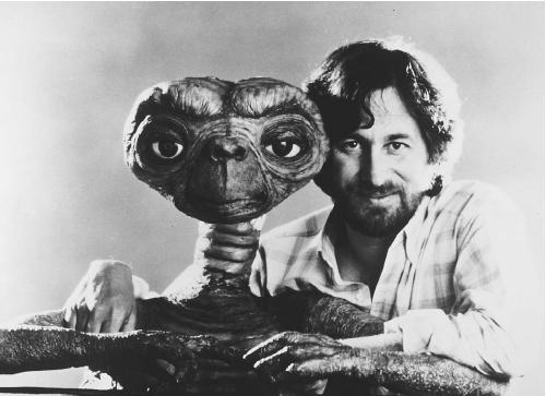 Steven Spielberg and ET. (ARCHIVE PHOTOS, INC.)